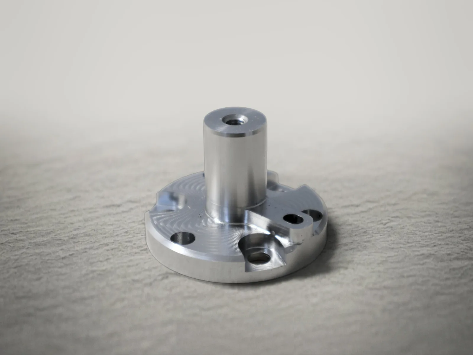 Flansch mit Zapfen – Aluminium · gedreht und gefräst